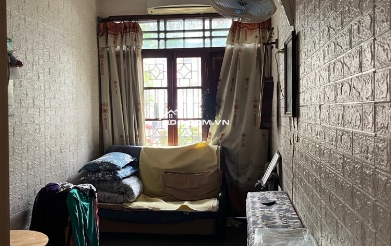 Nhà mặt phố Tôn Đức Thăng, 5 tầng ở + KD, vỉa hè rộng, sổ vuông A4, CHỈ 9,96tỷ